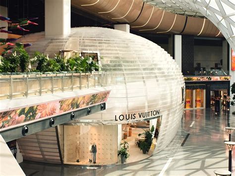 louis vuitton lounge doha.